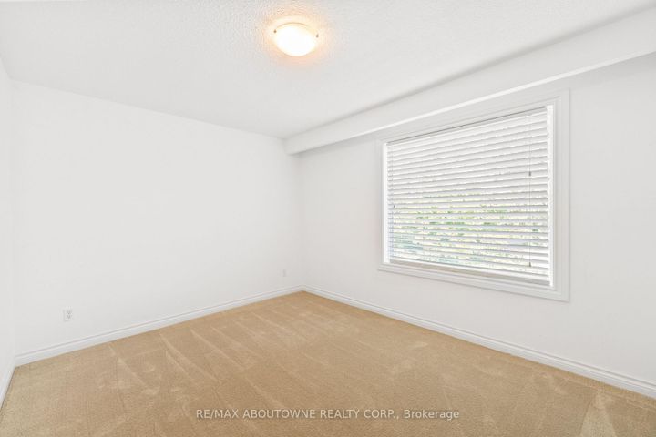 Photo 25 at 20 Arkendo Drive, FD Ford, Oakville