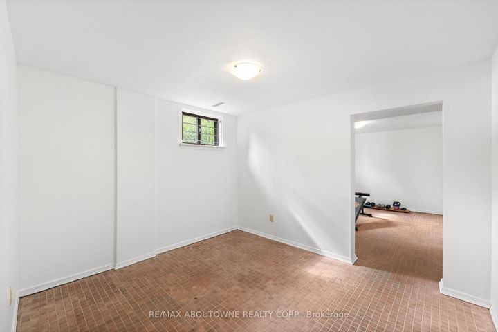 Photo 28 at 20 Arkendo Drive, FD Ford, Oakville