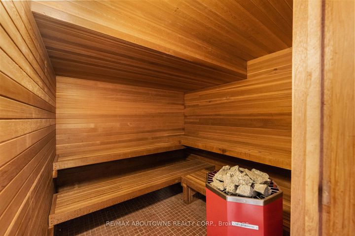 Photo 31 at 20 Arkendo Drive, FD Ford, Oakville