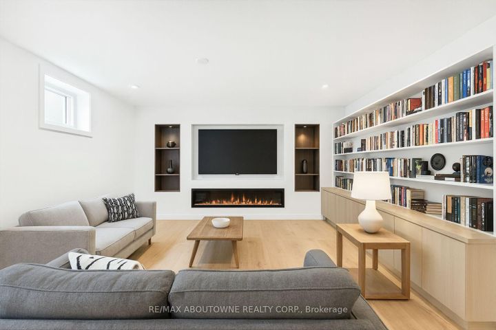 Photo 41 at 20 Arkendo Drive, FD Ford, Oakville