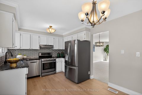 Photo 11 at 946 Beaufort Court, Eastdale, Oshawa