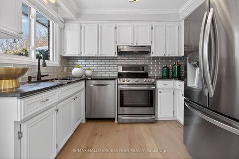 Photo 12 at 946 Beaufort Court, Eastdale, Oshawa