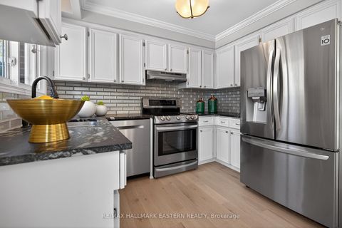 Photo 13 at 946 Beaufort Court, Eastdale, Oshawa