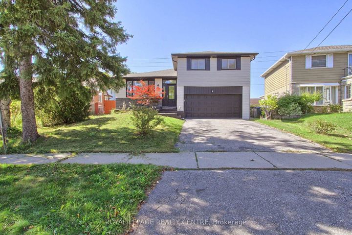 Photo 3 at 2039 Davebrook Road, Clarkson, Mississauga