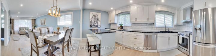 Photo 17 at 2039 Davebrook Road, Clarkson, Mississauga