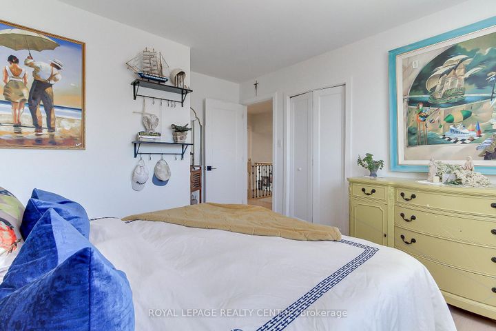 Photo 34 at 2039 Davebrook Road, Clarkson, Mississauga