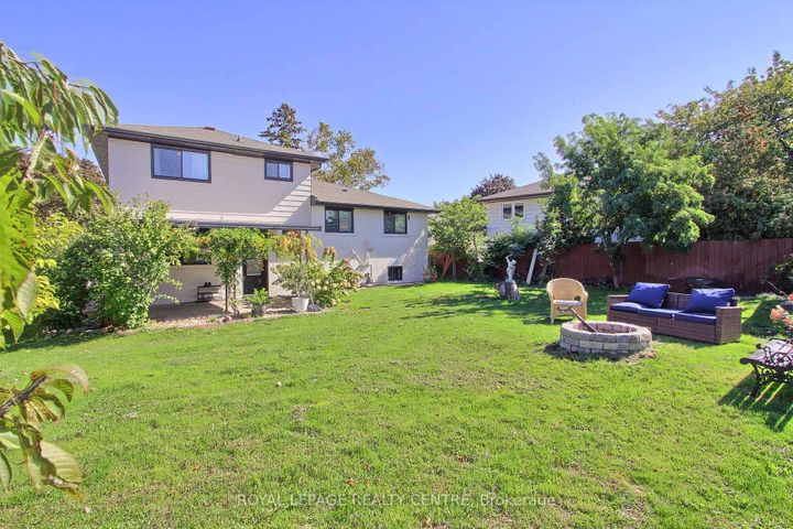 Photo 42 at 2039 Davebrook Road, Clarkson, Mississauga