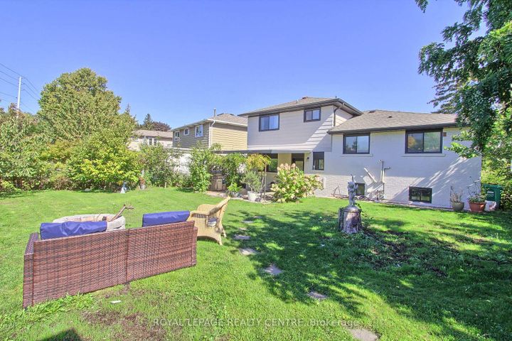 Photo 43 at 2039 Davebrook Road, Clarkson, Mississauga