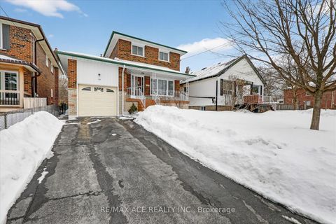 Photo 2 at 113 Magnolia Avenue, Kennedy Park, Toronto