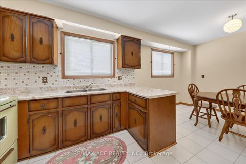 Photo 14 at 113 Magnolia Avenue, Kennedy Park, Toronto