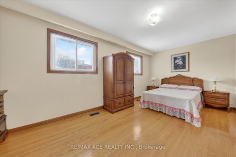 Photo 18 at 113 Magnolia Avenue, Kennedy Park, Toronto