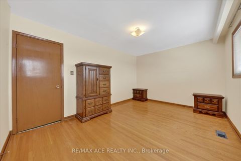 Photo 26 at 113 Magnolia Avenue, Kennedy Park, Toronto