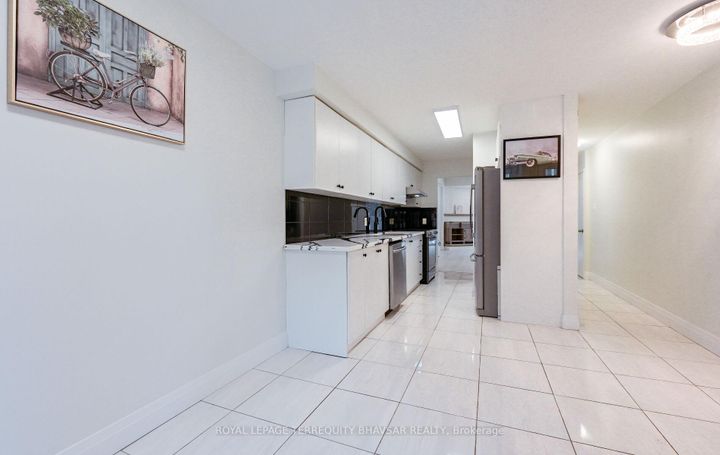 Photo 15 at 12 - 5020 Delaware Drive, Hurontario, Mississauga