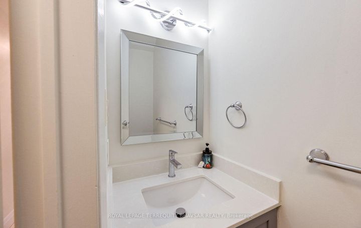 Photo 21 at 12 - 5020 Delaware Drive, Hurontario, Mississauga