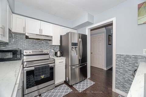 Photo 11 at 6 - 430 Mapleview Drive E, Painswick South, Barrie