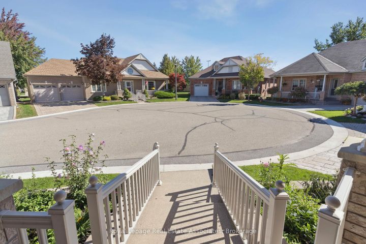 Photo 3 at 7 Powder Mill Court, Wellington, Brampton