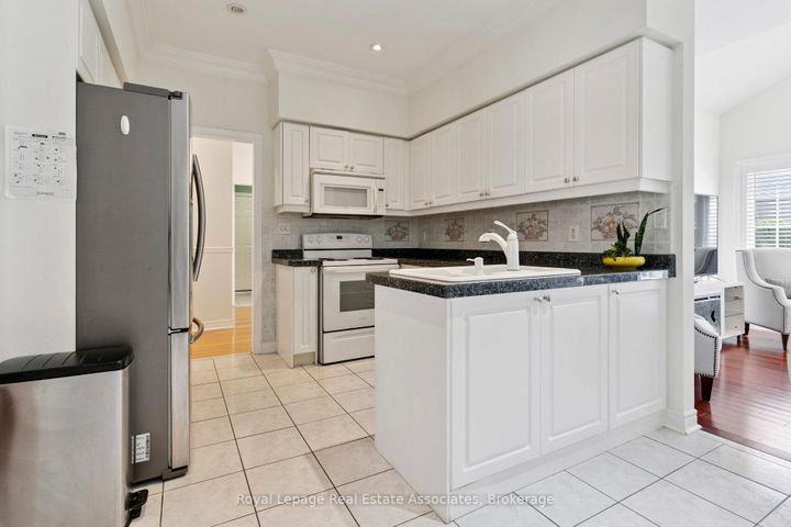 Photo 11 at 7 Powder Mill Court, Wellington, Brampton