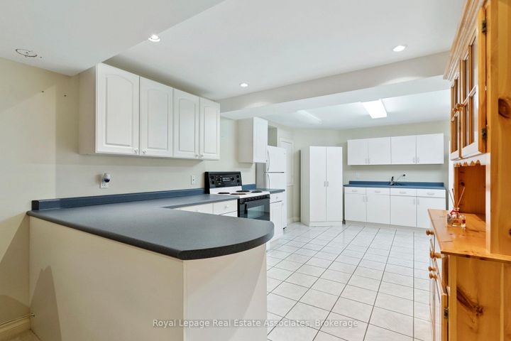 Photo 29 at 7 Powder Mill Court, Wellington, Brampton