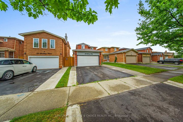 Photo 1 at 31 Dorking Drive, Heart Lake West, Brampton