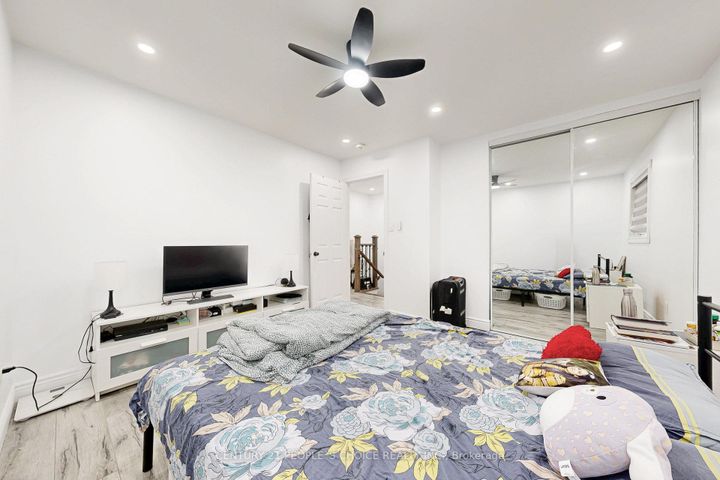 Photo 23 at 31 Dorking Drive, Heart Lake West, Brampton