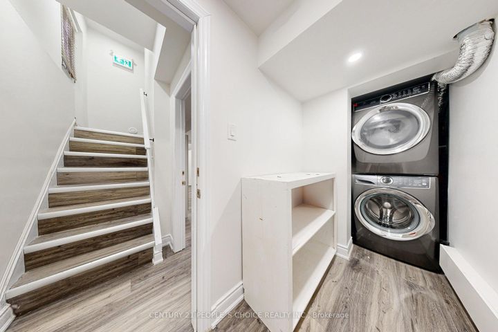 Photo 30 at 31 Dorking Drive, Heart Lake West, Brampton