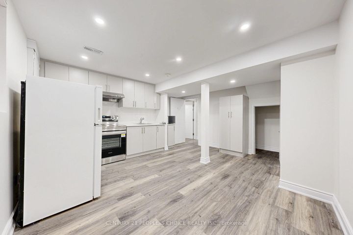 Photo 34 at 31 Dorking Drive, Heart Lake West, Brampton