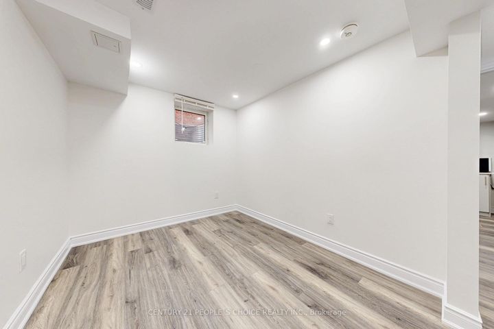 Photo 36 at 31 Dorking Drive, Heart Lake West, Brampton