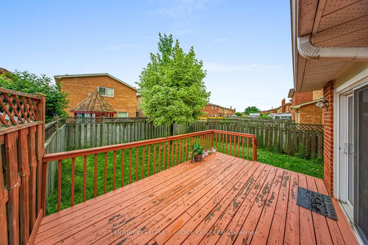 Photo 42 at 31 Dorking Drive, Heart Lake West, Brampton