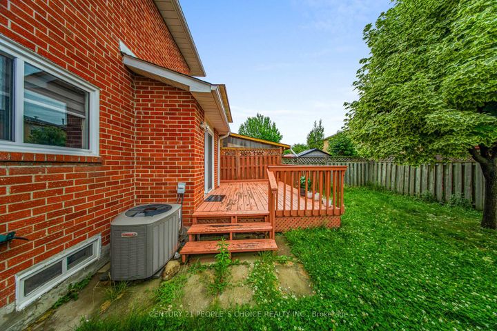 Photo 43 at 31 Dorking Drive, Heart Lake West, Brampton