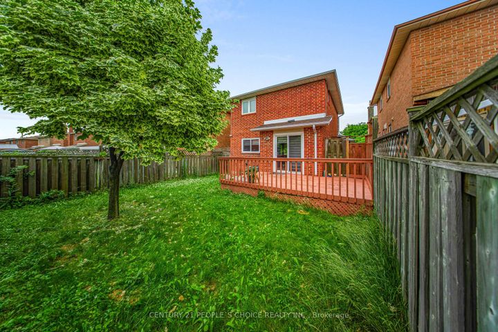 Photo 46 at 31 Dorking Drive, Heart Lake West, Brampton