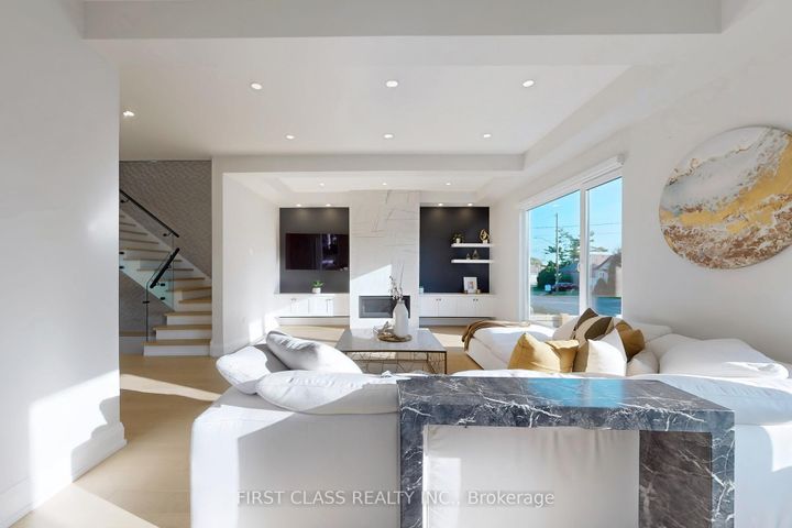 Photo 6 at 1047 Meredith Avenue, Lakeview, Mississauga