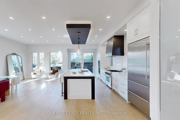 Photo 13 at 1047 Meredith Avenue, Lakeview, Mississauga