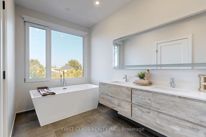 Photo 23 at 1047 Meredith Avenue, Lakeview, Mississauga