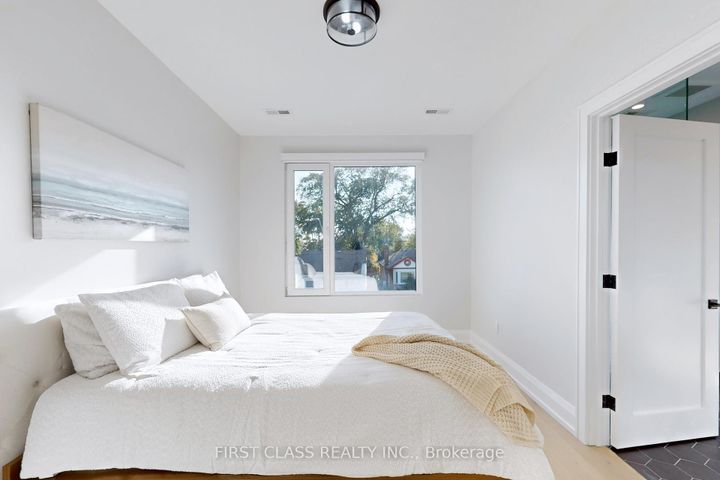 Photo 29 at 1047 Meredith Avenue, Lakeview, Mississauga