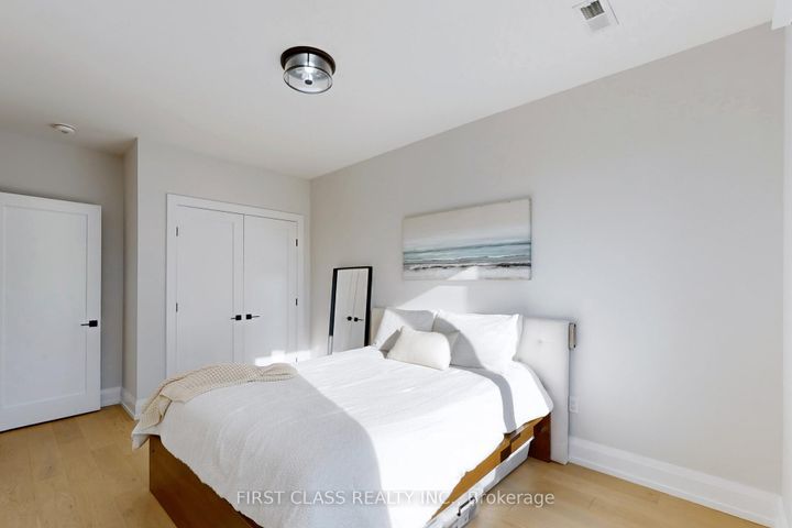 Photo 30 at 1047 Meredith Avenue, Lakeview, Mississauga