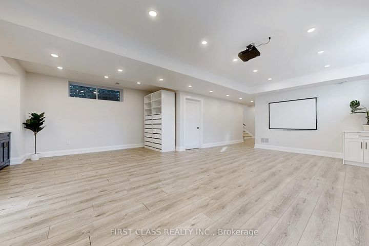 Photo 38 at 1047 Meredith Avenue, Lakeview, Mississauga