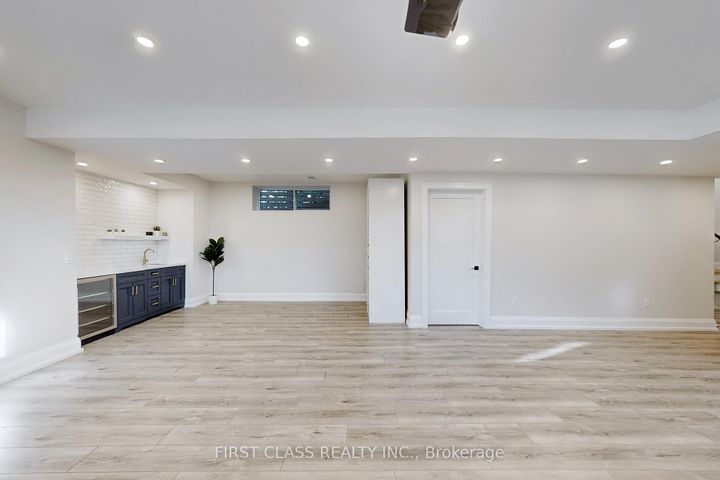 Photo 39 at 1047 Meredith Avenue, Lakeview, Mississauga