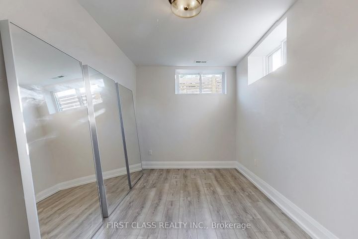 Photo 42 at 1047 Meredith Avenue, Lakeview, Mississauga