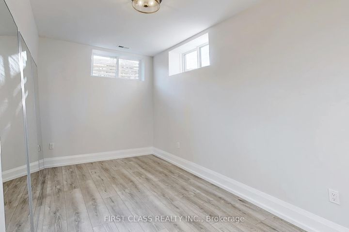 Photo 43 at 1047 Meredith Avenue, Lakeview, Mississauga