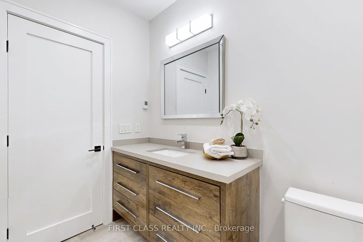 Photo 45 at 1047 Meredith Avenue, Lakeview, Mississauga