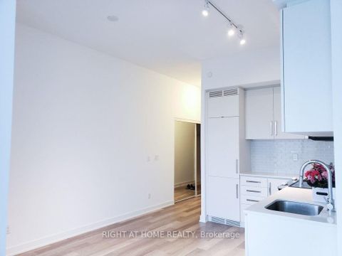 Photo 2 at 1405 - 5180 Yonge Street, Willowdale West, Toronto