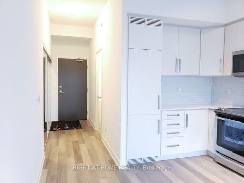 Photo 4 at 1405 - 5180 Yonge Street, Willowdale West, Toronto