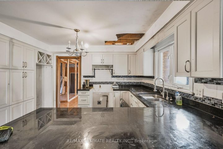 Photo 7 at 1010 Ritson Road N, Central, Oshawa