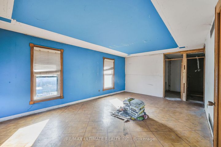 Photo 11 at 1010 Ritson Road N, Central, Oshawa