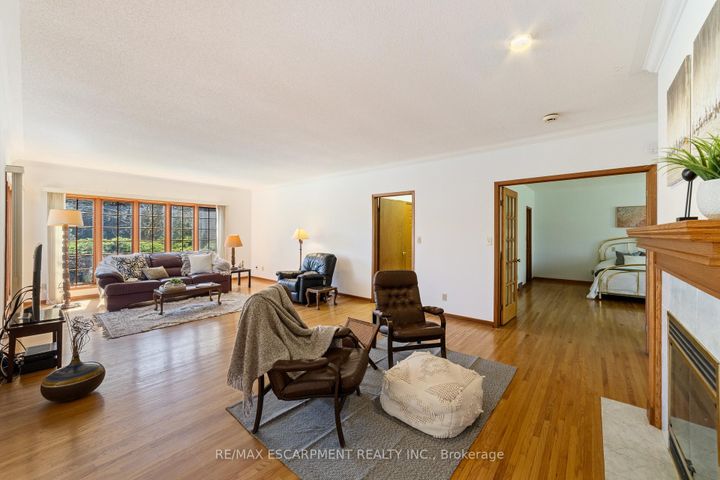 Photo 6 at 1411 Beaufort Drive, Tyandaga, Burlington