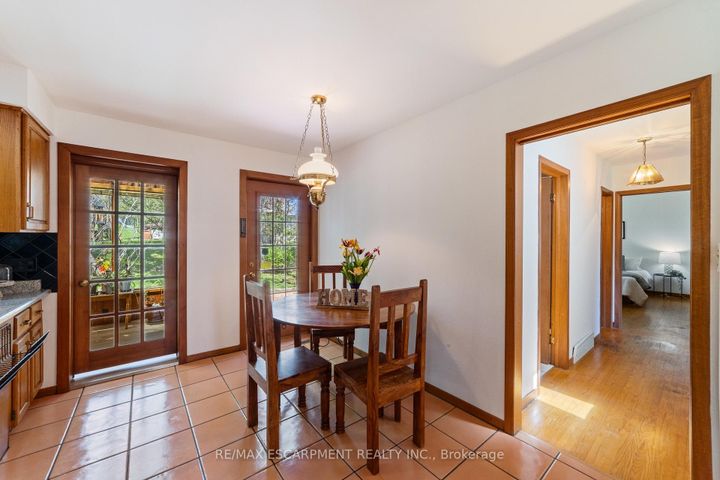 Photo 12 at 1411 Beaufort Drive, Tyandaga, Burlington