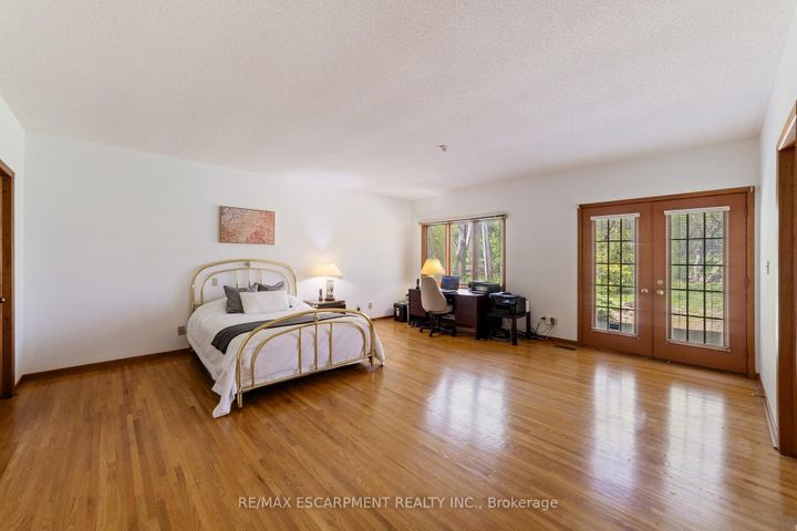 Photo 14 at 1411 Beaufort Drive, Tyandaga, Burlington