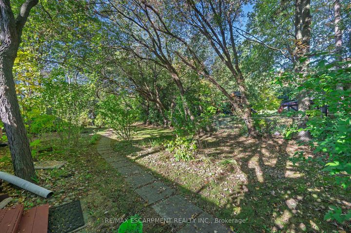 Photo 37 at 1411 Beaufort Drive, Tyandaga, Burlington