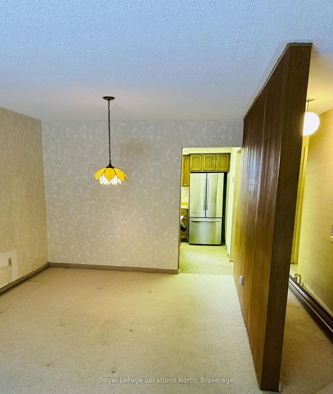 Photo 4 at 4 - 431 Military Trail Trail, Morningside, Toronto
