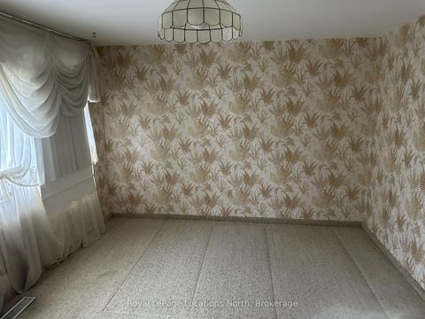 Photo 9 at 4 - 431 Military Trail Trail, Morningside, Toronto